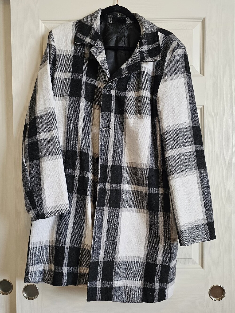 Men's Black & White Plaid Coat - Classic Winter Jacket